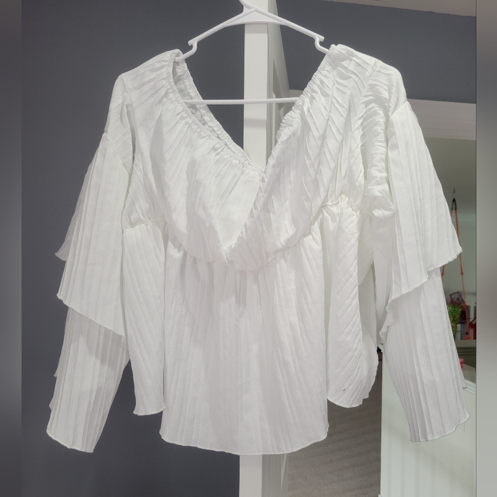 Women ruffle blouse white